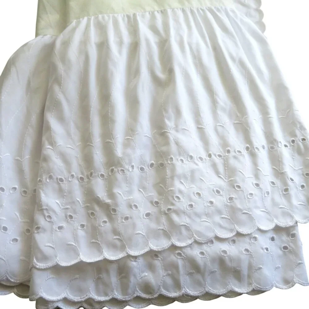 Vintage 90s Y2K White Twin Bed Skirt Eyelet Embroidery Scalloped Hem 14